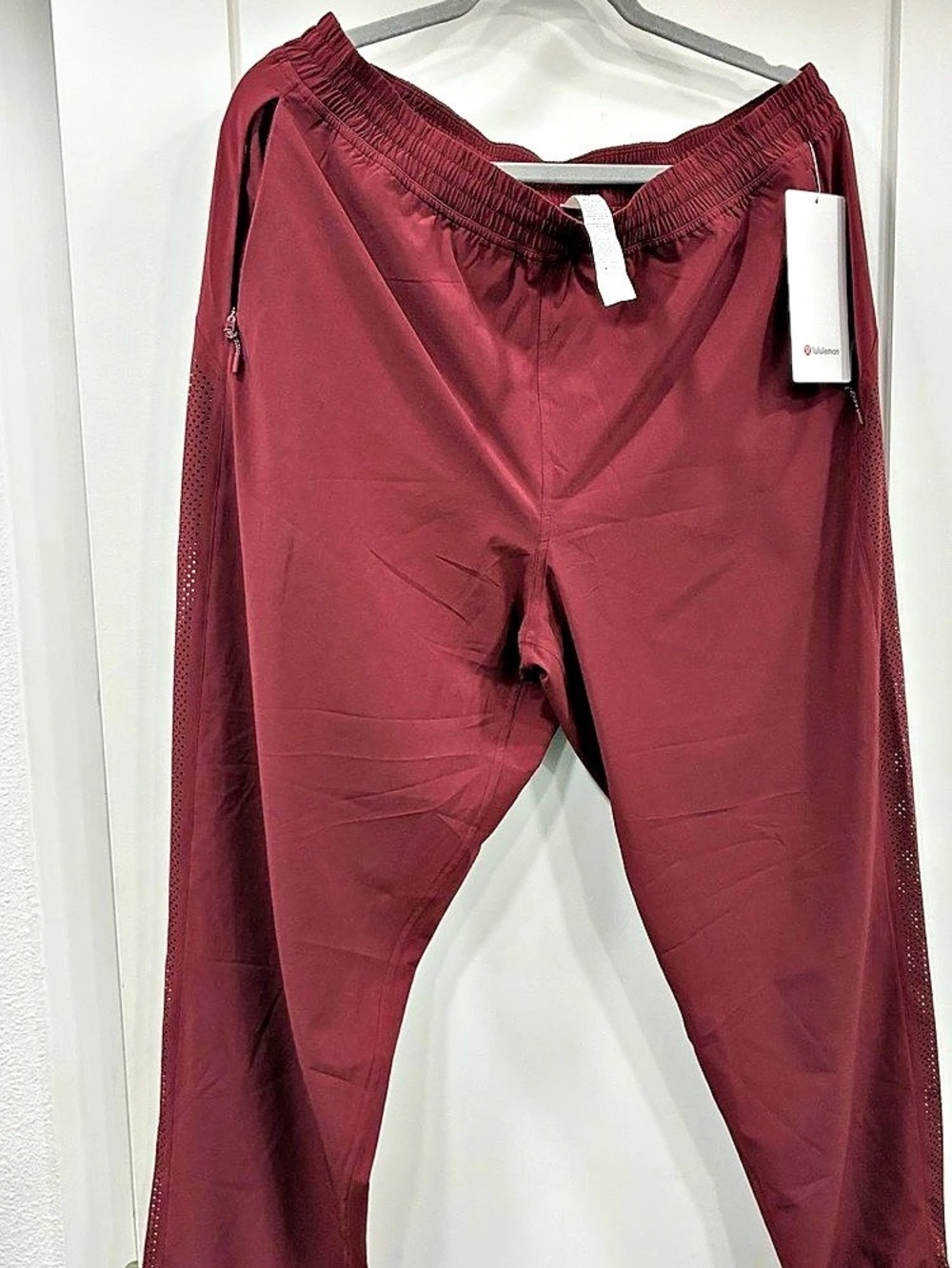 lululemon Adapted State Mid-Rise Jogger Joggers in Burgundy Size 12-NWT